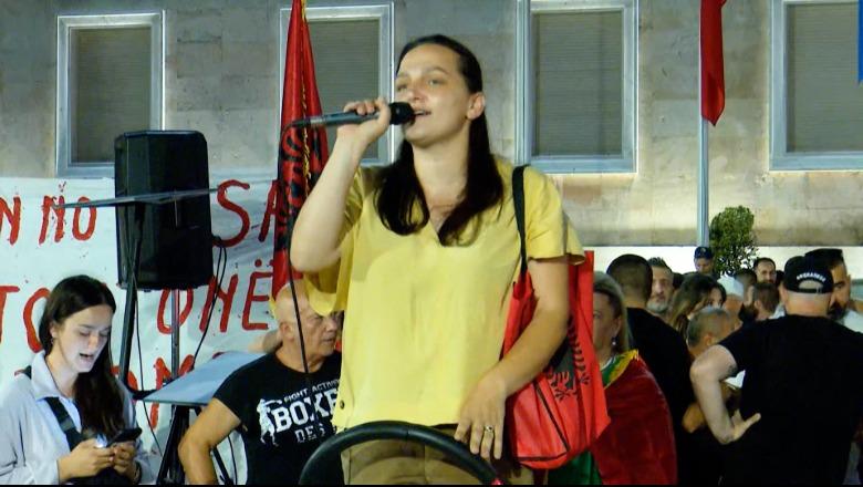Aktivistja Luçiana Kokaj: Të rinjtë kanë thyer algoritmin e kryeministrit! Askush s’ka të drejtë të dalë si përfaqësues i kësaj proteste