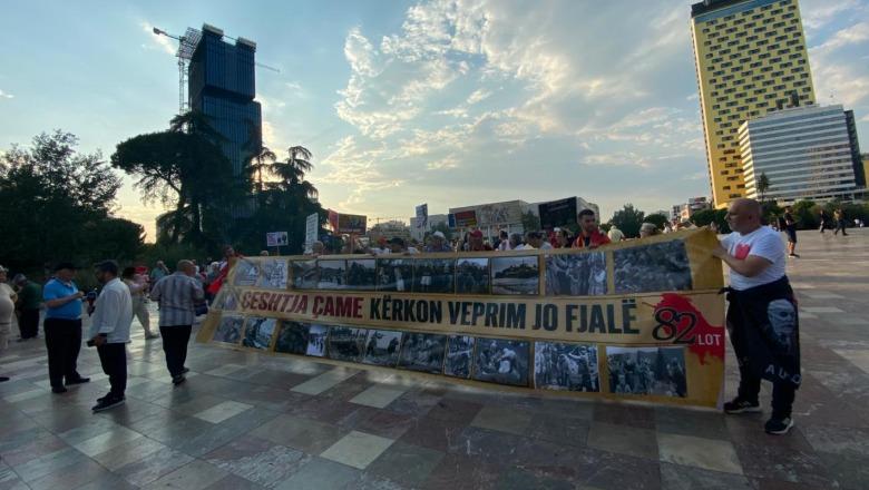 Qytetarët mblidhen në ditën e 27-të në protestë, nis marshimi drejt Kryeministrisë