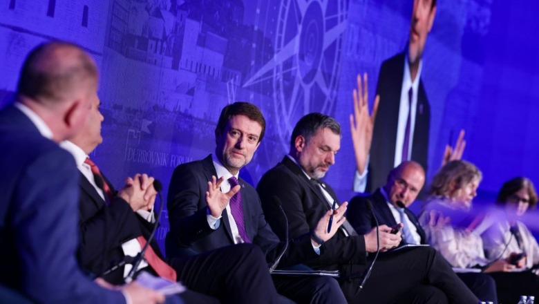 Ferit Hoxha nga Forumi i Dubrovnikut: Zgjerimi i BE mbetet çelësi i stabilitetit në Ballkan, Shqipëria synon mbylljen e negociatave në 2027