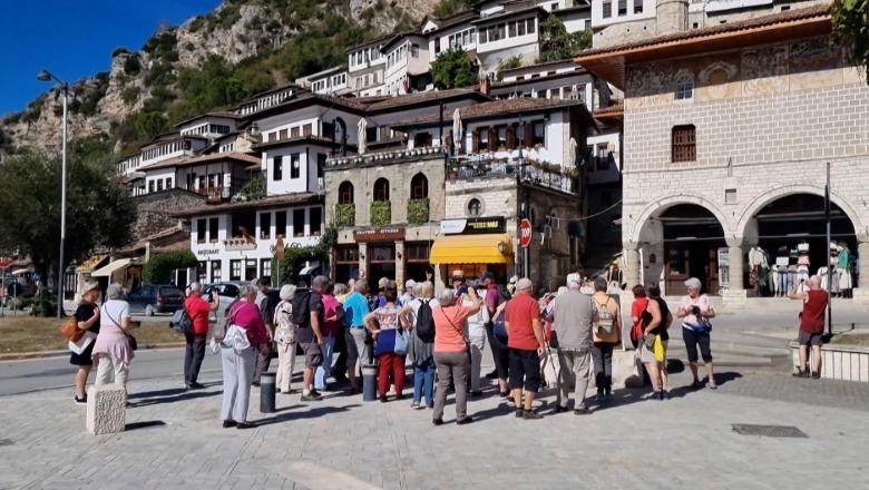  Berat/ ‘Jo vetem kalaja, shumë turistë zgjedhin kanionet e Osumit! Bashkia: Mbi 550 mijë vizitorë në 5 muaj, rritje me 37 për qind