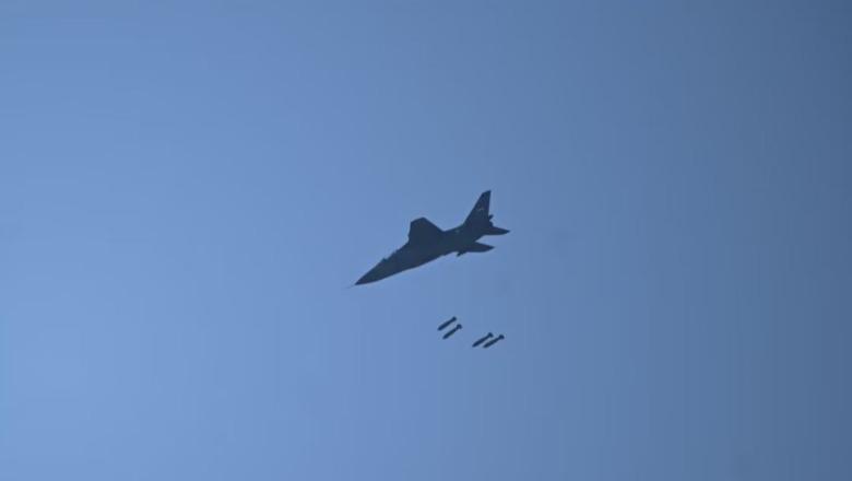 Serbia paralajmëron rritjen e arsenalit me raketa kineze, Vuçiç: CM-400 janë të frikshme!