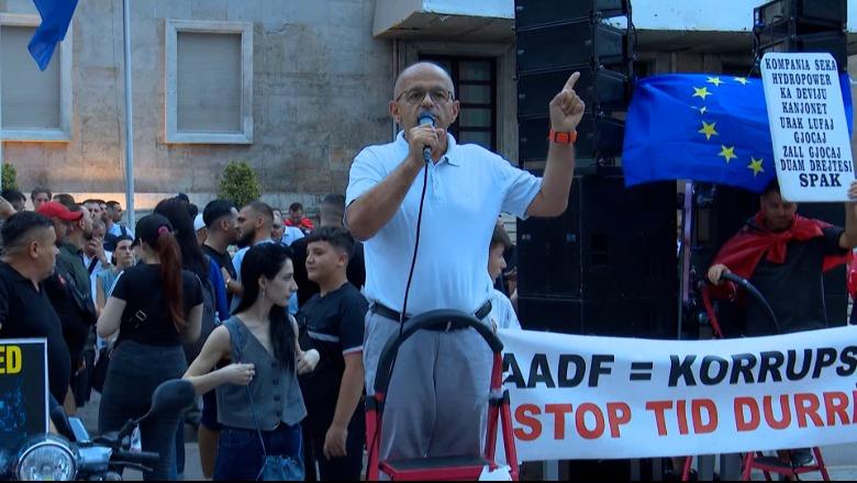 Mjeku Ilir Allkja nga protesta para Kryeministrisë: Rama ka dështuar të mbajë premtimet, duhet të japë dorëheqjen