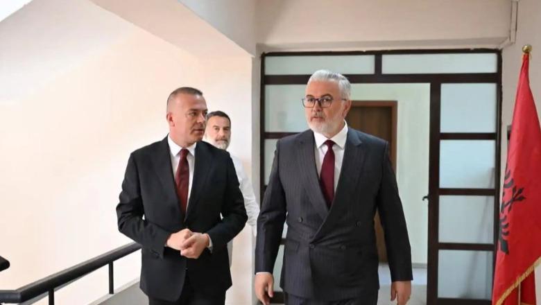 Valdrin Pjetri merr drejtimin e Agjencisë së Trajtimit të Pronave, Gogu: Dosjet të trajtohen më shpejt