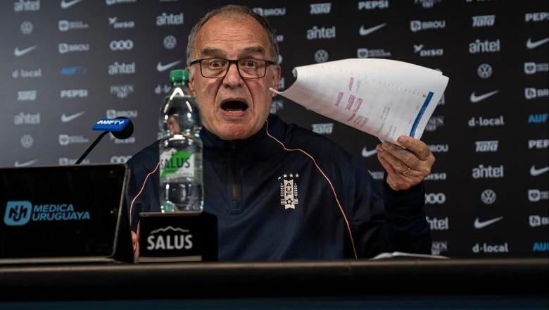100 minuta 'filozofi' në konferencën për mediet, trajneri Marcelo Bielsa largohet nga Uruguai: Një lamtumirë shumë e dhimbshme