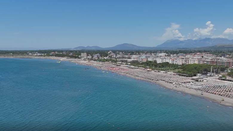 Velipoja në kulmin e sezonit, plazhet mbushen me pushues: Është destinacioni ideal, as në Evropë më bukur nuk ka