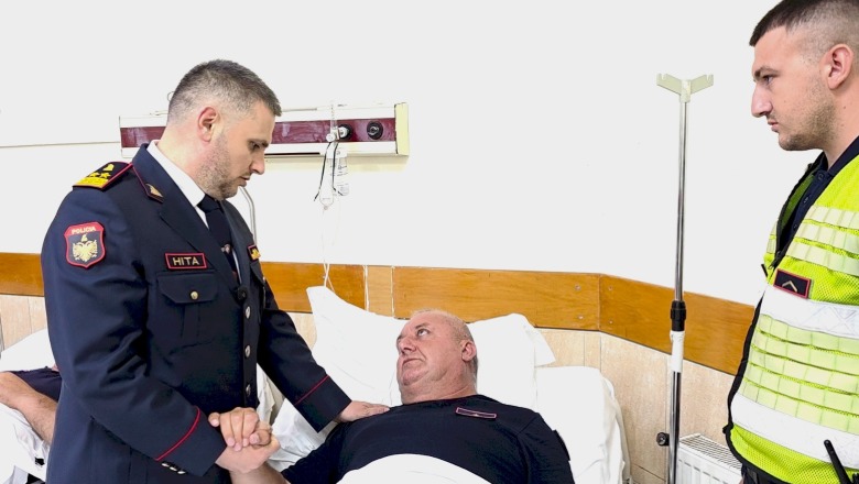 Kryepolici Hita viziton sërish efektivët e lënduar në Spitalin e Traumës