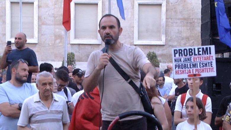 Organizatori i protestave Ilir Xhemalaj: Nuk do t’i përgjigjemi dhunës me dhunë, do të luftojmë paqësisht deri në largimin e regjimit