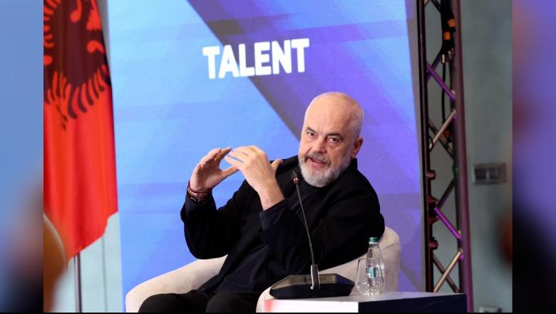 Rama: 140 nëpunës të lartë të administratës kanë hyrë në një program të inteligjencës artificiale