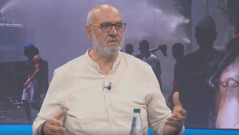 Protesta tek Kryeministria, Petraj për Report TV: Nisi bukur por u shkatërrua nga të infiltruarit, intelektualët kanë frikë të flasin