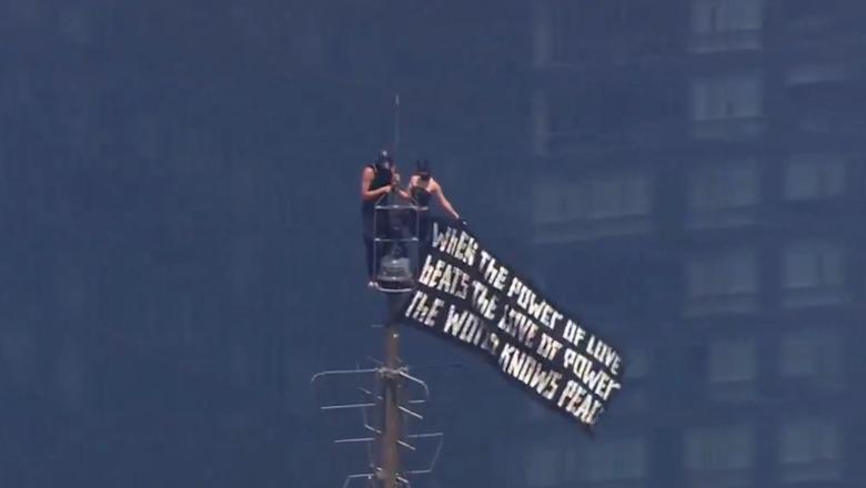 U fejuan në majën e Empire State Building, por përfunduan në pranga, si ia doli çifti të mashtronte sigurinë e një prej kullave më të ruajtura në botë