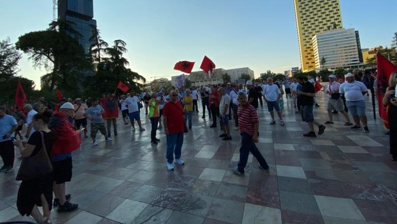 Protesta e 34-t në Tiranë, nis grumbullimi në sheshin ‘Skënderbej’