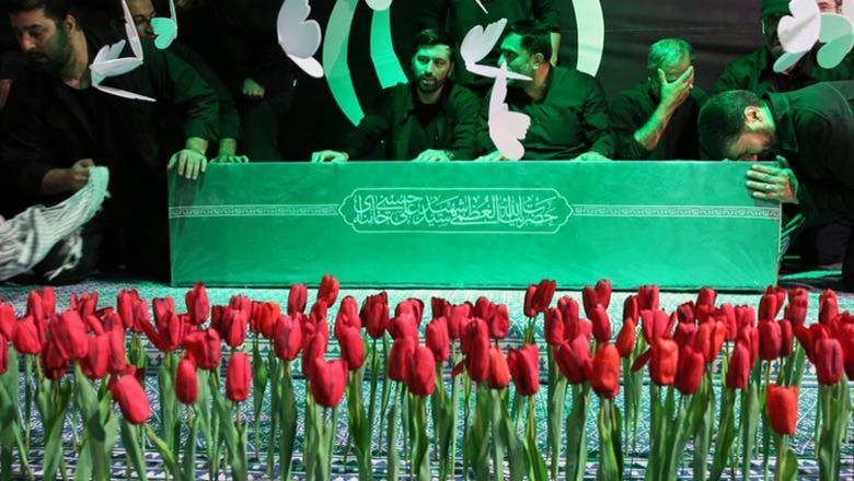 Iran/ Ceremonia për funeralin e Ali Khameneit, mungon i biri Mojtaba! Të pranishmit: Vdekje Amerikës!