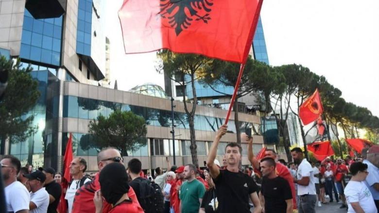 Ben Andoni: Kinse UÇK-ja te “Flamingot” dhe batërdia e simbolit në Kosovë