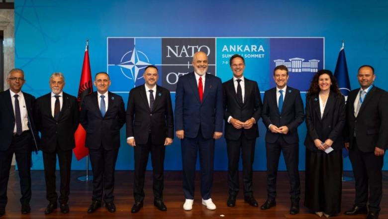 Krah Melonit, Erdogan dhe Mark Rutte, kryeministri Rama publikon fotografitë e shkrepura në Samitin e NATO-s në Ankara