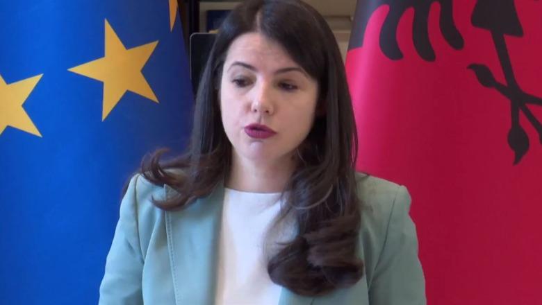 Ministrja Pirdeni: Procesi i anëtarësimit në BE, mundësi për të forcuar institucionet dhe për të luftuar korrupsionin! Reforma e pagave, ‘kali’ jonë i betejës