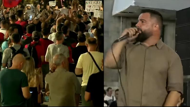 Protestuesi: Rama mos bëj gangsterin se nuk bëhesh dot i fortë me popullin, të ka ardhur fundi! Kjo është shtëpia jonë, ne vendosim