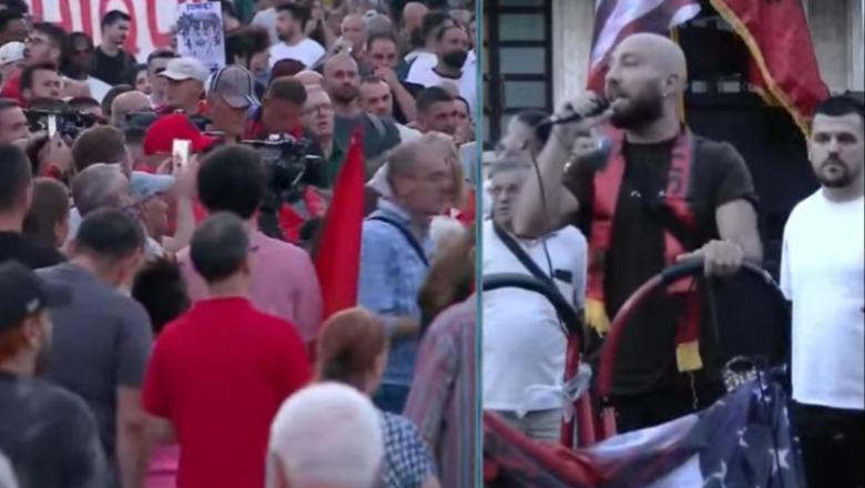 Qytetari nga protesta: Po bëhen 2 revolucione, ku këtu me pushkë, diaspora pas jush me penë