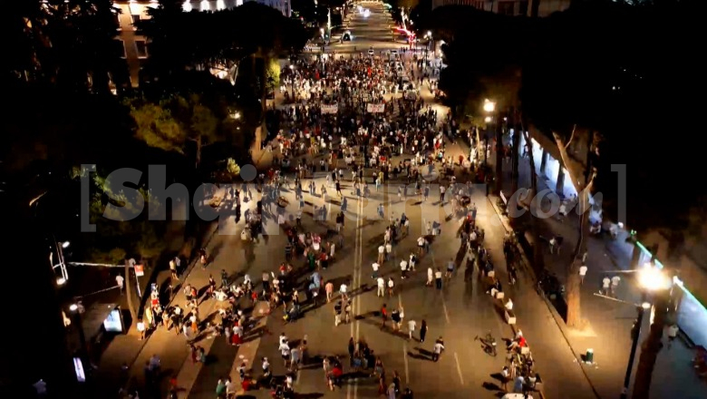 41 ditë rezistencë te kryeministria, nesër lajmërohet protestë mbarë kombëtare! Thirrje për të bojkotuar koncertin e Kanye West