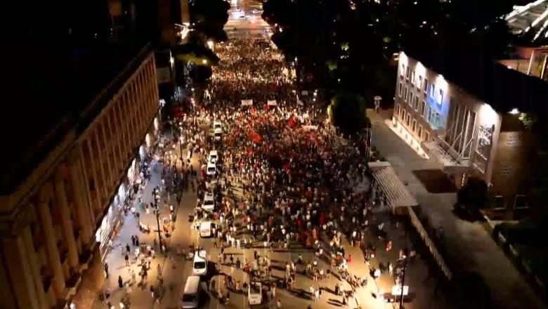 Dita e 42-të e protestës, kritika për koncertin e Kanye West: 4 milionë eurot të shkonin për qytetarët e fermerët! Rama të dorëhiqet