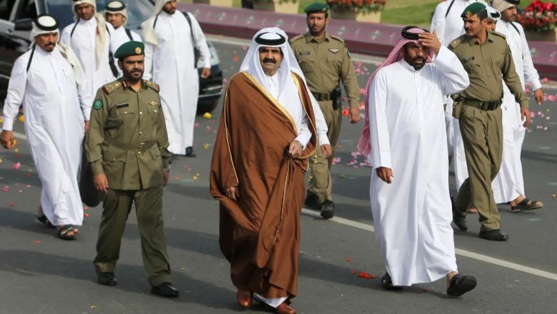 Ish-emiri i Katarit vdes në moshën 74-vjeçare, udhëhoqi vendin drejt fuqizimit ekonomik dhe ndikimit global