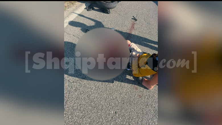 Aksident i rëndë në aksin Gjirokastër-Tepelenë, motori përplaset me kamionin! Motoçiklisti humb njërën këmbë