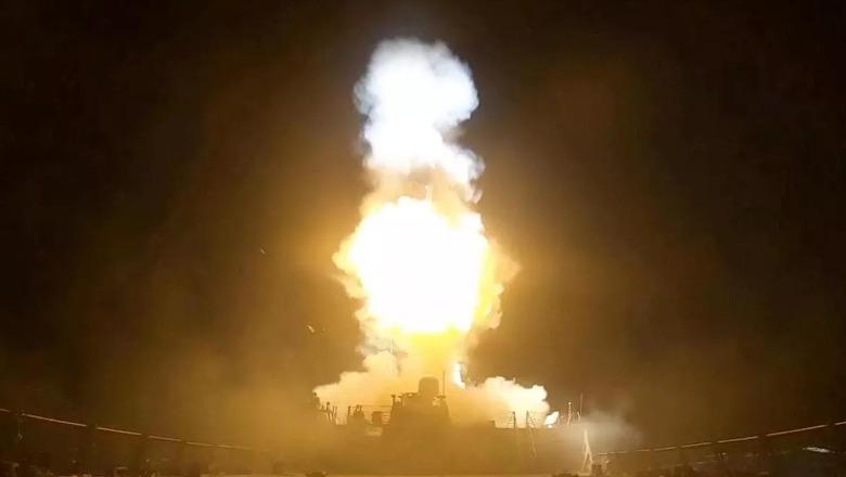 SHBA-ja valë të re sulmesh në Hormuz, një i vdekur dhe 4 të plagosur! Teherani goditet bazat amerikane në Jordani, Bahrein dhe Kuvajt