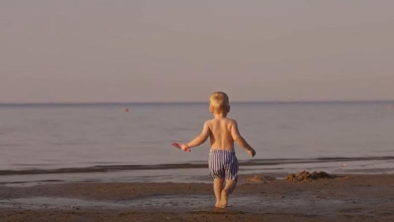 Temperaturat e larta, dermatologia: Plazhi të frekuentohet në orët e para të mëngjesit ku rrezatimi ndaj rrezeve është më i vogël 