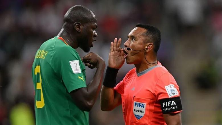 Ka dhënë më shumë se 1.400 kartonë të verdhë dhe 86 të kuq, arbitri nga El Salvadori  do të gjykojë gjysmëfinalen Francë - Spanjë