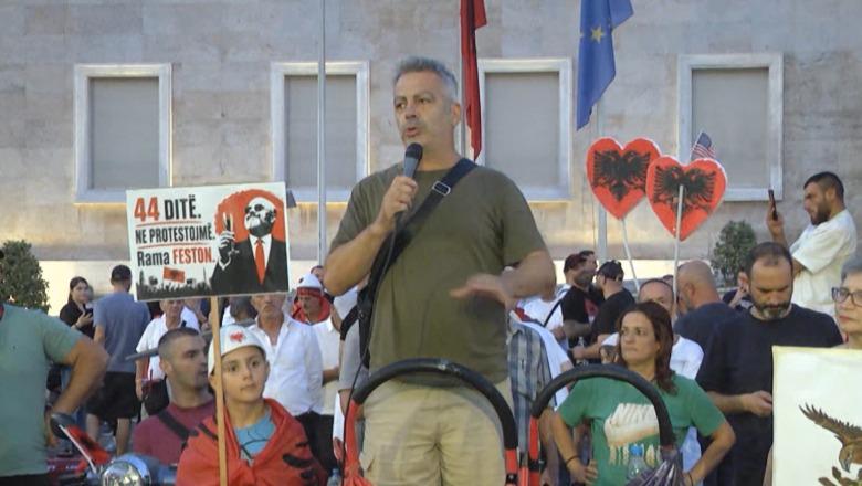 Aktivisti Tepelena nga protesta: Kodi zgjedhor i 2008-ës ka marrë peng demokracinë! Duam garë të barabartë, s’mund të ketë komisione zgjedhore politike