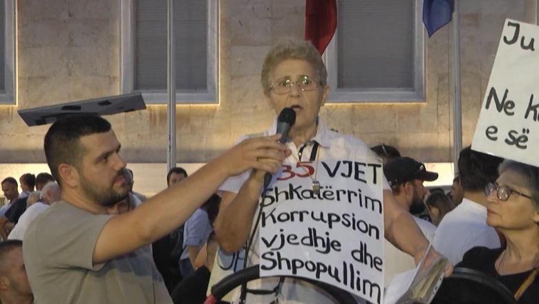 E moshuara nga protesta: Opozita e vërtetë nuk është Berisha, por ne! Saliu bashkë me Ramiz Alinë na e vodhën demokracinë