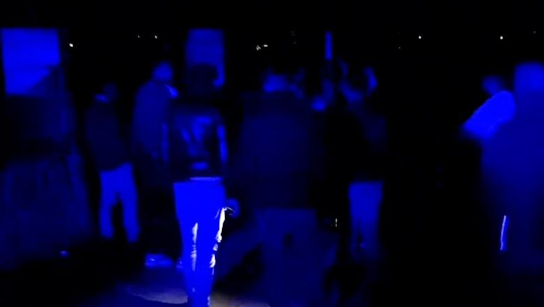 Konflikti mes 2 të rinjve përfundon në therje, 22-vjeçari goditet me thikë në Fushë Krujë, dërgohet te Trauma