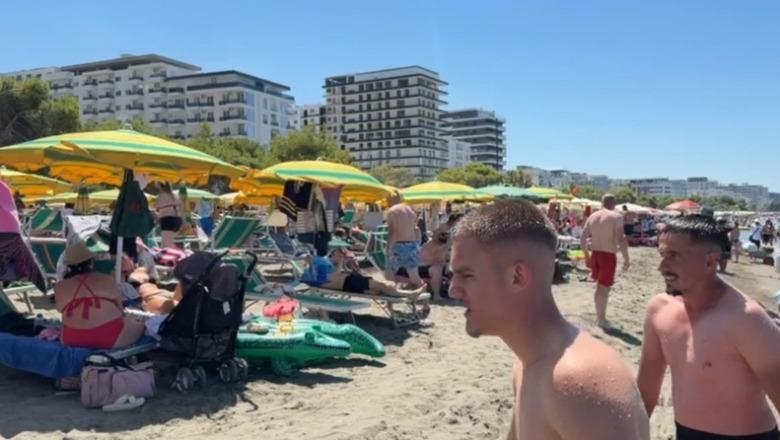 Bregdeti i Shëngjinit ‘magnet’ për turistët, plazhet mbushen plotë! Vizitorët për Report Tv: Jemi të kënaqur! Këtu është shumë pastër dhe bukur