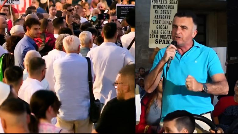 ‘Të marrim armët’- Protestuesi gjen armikun: SHBA, BE dhe SPAK na kanë futur thikën pas shpine! Ramën e solli Amerika për të na shuar ne!