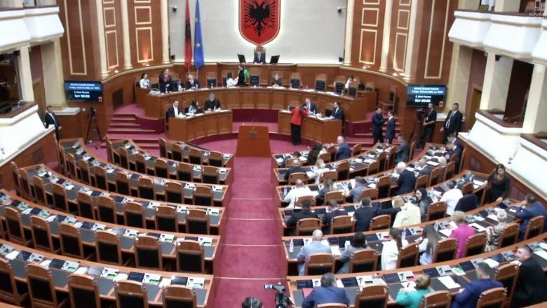 Sot Kuvend/ PD mblidhet nëse do të vijojë bojkotin, Balla: Shpresoj që të ketë tym të bardhë nga opozita dhe t'i rikthehen punës parlamentare