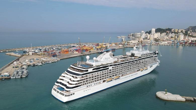 Anija turistike ‘Seven Seas Splendor’ ankorohet për herë të parë në portin e Durrësit! 650 turistë në bord