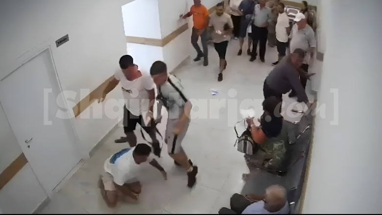 FOTO nga sulmi me thikë i 18-vjeçarit ndaj 32-vjeçarit në Shkodër