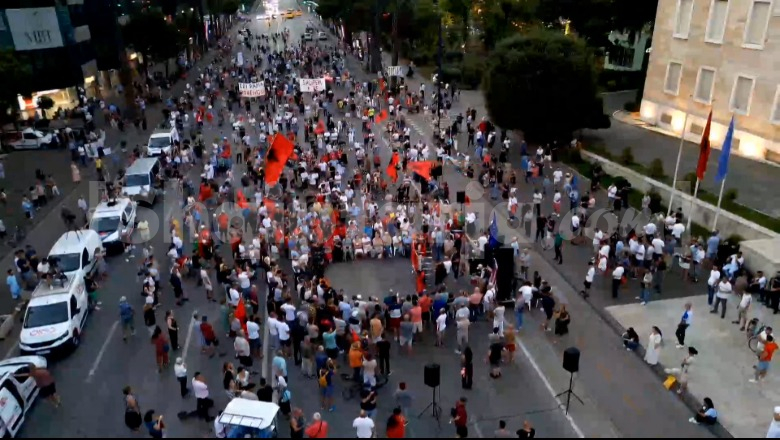PAMJE ME DRON/ Ja pjesëmarrja në protestë në ditën e 48-të ora 20:00