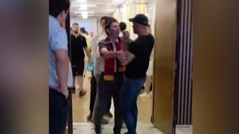 Tensione në mbledhjen e Kuvendit Kombëtar Qytetar, rojet e sigurisë nxjerrin nga salla ish-deputeti Selami Jenisheri (VIDEO)