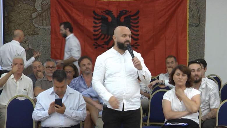 Kryendrituri mbledh ‘Kuvendin kombëtar qytetar’ për të ‘drejtuar vendin’ pas protestave! Vetëm sherr dhe akuza mes pjesëmarrësve, dhe ende të paqartë si bie Rama