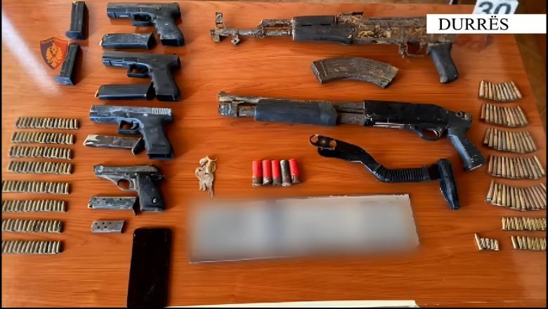 Zbulohet bazë me armë e municion luftarak në Durrës, arrestohet 20-vjeçari! Furnizonte grupet kriminale (VIDEO)