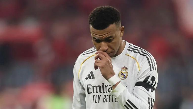 Mbappé poston gabimisht të dashurën në Instagram dhe e fshin menjëherë