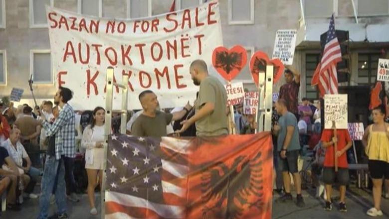 Misteret dhe mitet e një proteste proxy