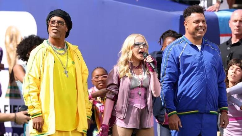 Madonna shoqërohet nga Ronaldo dhe Ronaldinho, në pushimin e finales performojnë Shakira, Justin Bieber dhe BTS