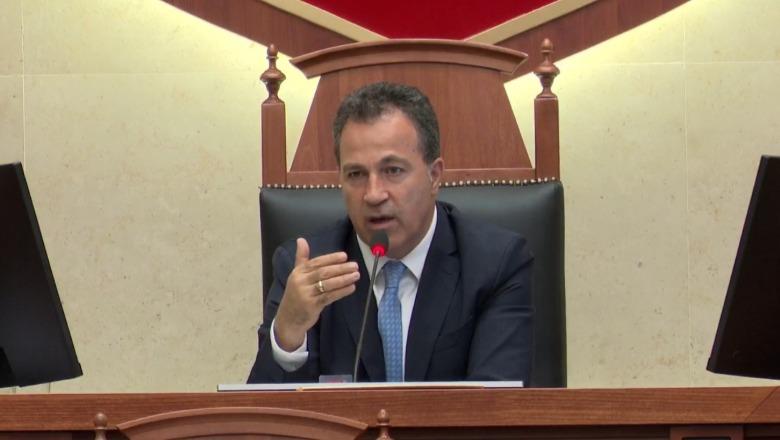 Shtyhet seanca! Peleshi-Bardhit: S’mund të bllokosh Kuvendin se s’të pëlqen dikush