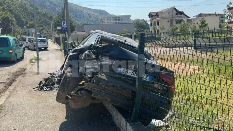 Aksident në afërsi të lapidarit në Lezhë-Shëngjin, ‘Audi’ përfundon mes gardhit metalik! Shkak dyshohet shpejtësia e lartë, plagoset 31-vjeçari