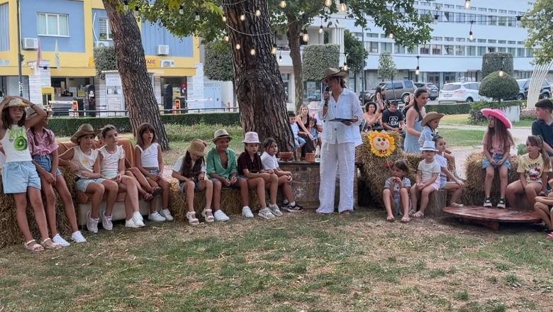 Lezha nën ritmet e ‘Country fest’, artistët e vegjël shfaqje në qendër të qytetit