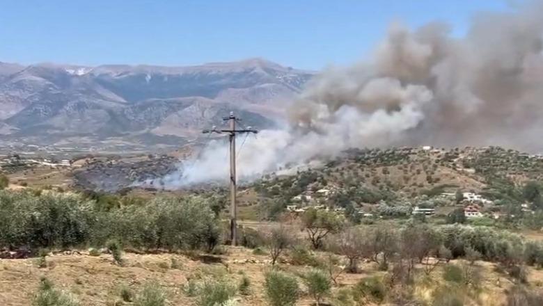 Flakët përfshijnë Bregasin në Finiq, në terren zbresin zjarrfikës nga tre bashki