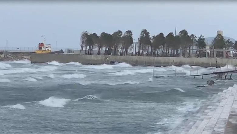 Sot pritet mot i keq, ndalohet dalja në det e varkave dhe skafeve në Vlorë e Sarandë!