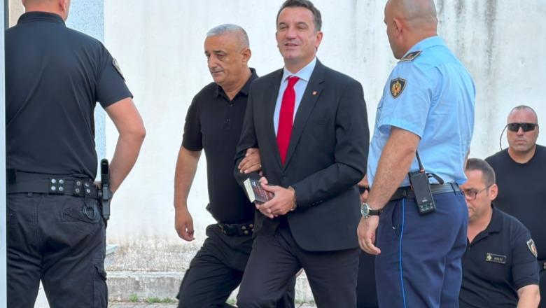 Gjykata e Lartë la në burg Veliajn, avokatët e huaj: Vendim kafkian, ngre pikëpyetje të forta! Të drejtat kushtetuese nuk mund të ekzistojnë vetëm në letër