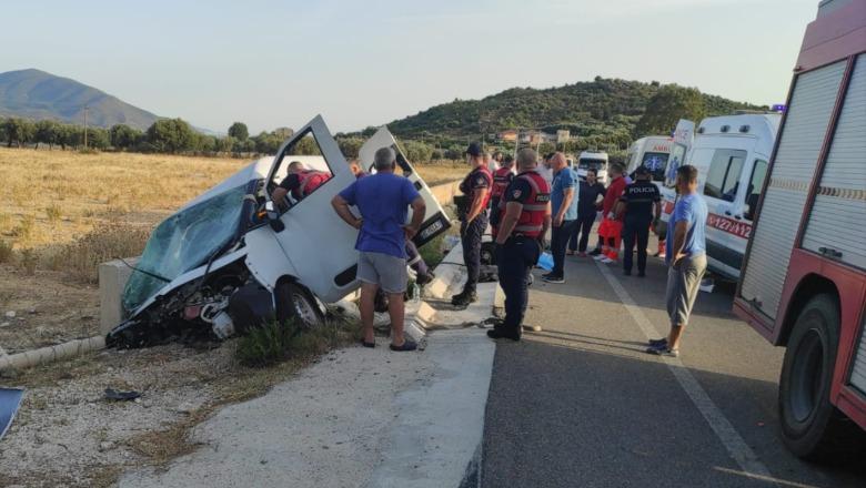 Aksident i rëndë në Vlorë, furgoni del nga rruga! 1 i vdekur dhe 5 të plagosur rëndë